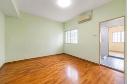 Parry Avenue (D19), Terrace #563320371